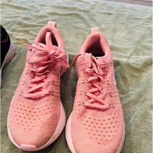 Nike sneakers pink size 7